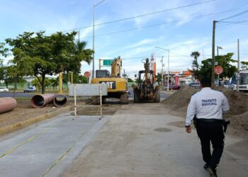 Avance del colector sanitario en la colonia Toledo Corro genera cierre de la avenida Insurgentes