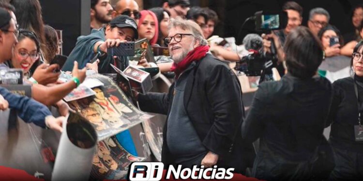 Guillermo del Toro causa furor en la FIL Guadalajara con libro de “Frankenstein”.