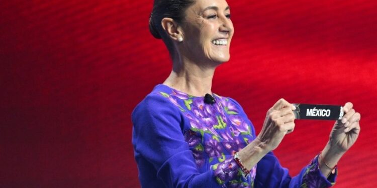 “¡Viva México!”, Claudia Sheinbaum asiste a sorteo del Mundial 2026