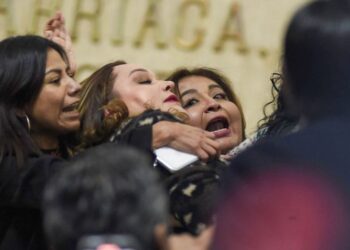 ¿Qué causó el choque entre diputadas en plena sesión del Congreso de la Ciudad de México?
