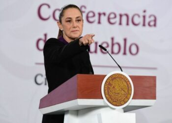 Claudia Sheinbaum destaca medida de la UNAM para cesar venta de refrescos y alimentos procesados en 2026