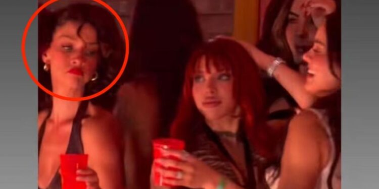 Yeri Mua denuncia agresión en la casita de Bad Bunny; ella no ubicó quién es pero el video muestra a Carolina Miranda