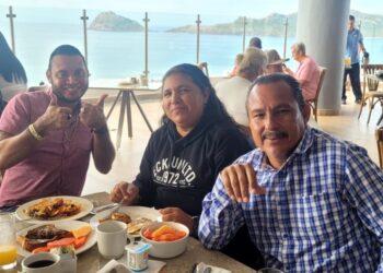 Una mañana de convivencia y buen ambiente se vivió en la posada de Hello Sushi celebrada en Varali Grand Hotel