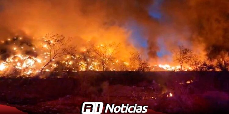 Incendio en el basurón de Culiacán moviliza a cuerpos de emergencia