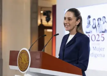 Sheinbaum anuncia aumento de 13% al salario mínimo para 2026