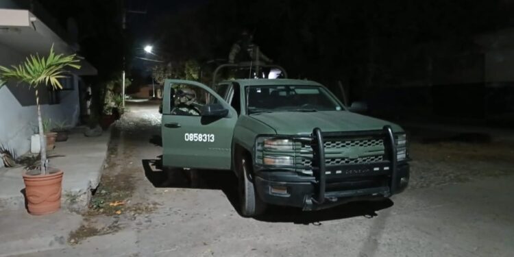 Hombre es asesinado a balazos dentro de su domicilio en Navolato