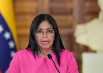 Tribunal Supremo de Venezuela ordena que Delcy Rodríguez asuma como presidenta encargada tras captura de Maduro