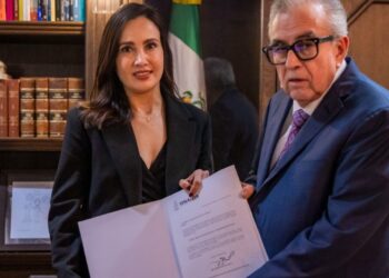 Gobernador Rocha toma protesta a Sandra Angulo Cázarez como secretaria de Transparencia y Rendición de Cuentas