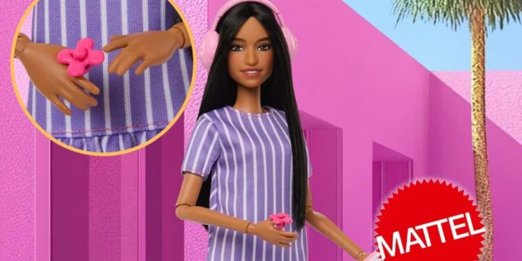 Mattel presenta su primera Barbie Autista dentro de la línea Fashionistas; la muñeca incluye audífonos, un fidget spinner rosa y características exclusivas del modelo