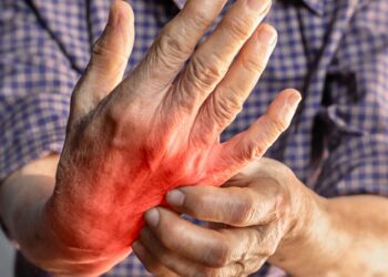 Especialista advierte que osteoartritis afecta al 60 % de mexicanos y empeora con el frío