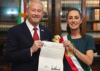 “Siempre nos ha apoyado”: Sheinbaum destaca ayuda de embajador de EEUU con gobierno de Trump