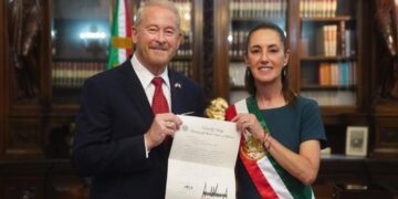 “Siempre nos ha apoyado”: Sheinbaum destaca ayuda de embajador de EEUU con gobierno de Trump
