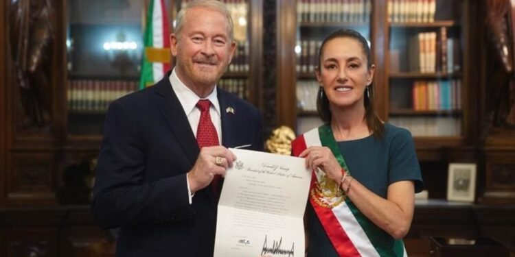 “Siempre nos ha apoyado”: Sheinbaum destaca ayuda de embajador de EEUU con gobierno de Trump