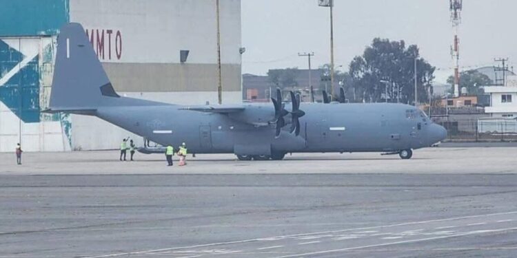 “No venían tropas”: Sheinbaum aclara aterrizaje de avión militar de EE.UU.