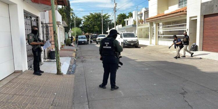 Atacan a balazos vivienda y vehículo en Rincón del Humaya en Culiacán