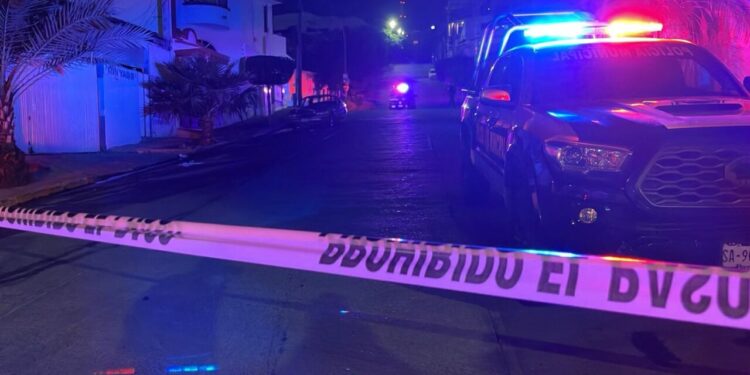 Localizan a dos personas calcinadas en la cajuela de un vehículo en la colonia Guadalupe en Culiacán