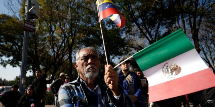 SRE pide diálogo y negociación ante situación en Venezuela