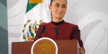 Sheinbaum celebra pago de Salinas Pliego ante el SAT; “no era un tema político, sino de adeudo fiscal”, dice