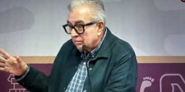 Rubén Rocha Moya sugiere recortar nóminas en la UAS para evitar problemas financieros