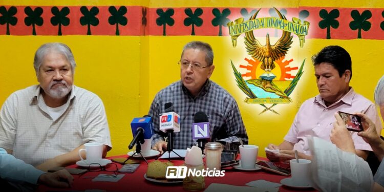 Jubilados de la UAS denuncian acoso y falta de pagos