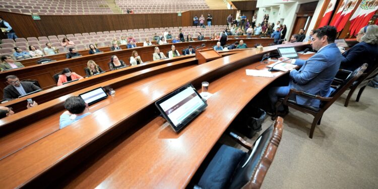 Congreso de Sinaloa expresa solidaridad con el diputado Sergio Torres y la diputada Elizabeth Montoya, víctimas de atentado en Culiacán