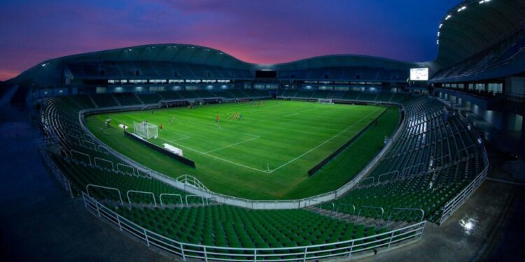 Rocha Moya promete futbol profesional en Sinaloa y gestiona regreso de Dorados a Culiacán