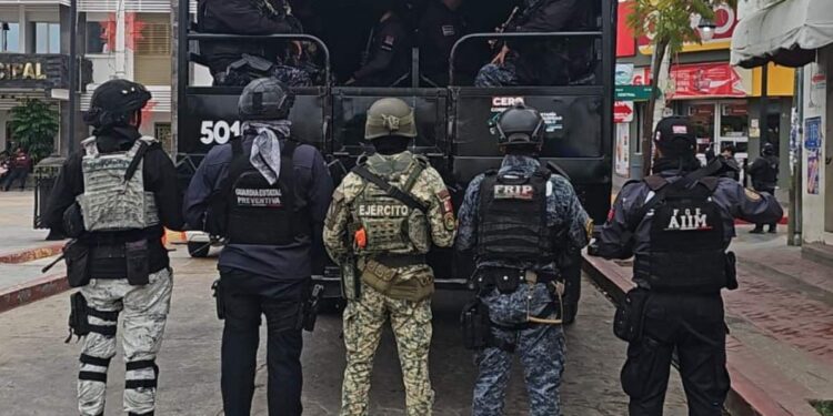 Detienen a 157 policías de tres municipios de Chiapas; los acusan de presuntos vínculos con la delincuencia organizada