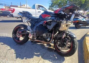 Choca motociclista contra automóvil que le cerró el paso en la avenida Ejército Mexicano