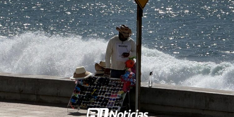 Vendedores de Playa aprovechan semana extra de vacaciones