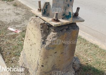 Riesgo de colapso en avenida Clouthier por luminarias dañadas y omisión oficial