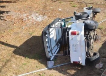 Vuelca pulmonía con turistas en el Cerro de la Nevería; no hay lesionados