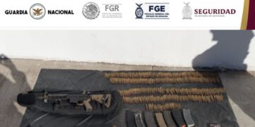 Aseguran armas y casi mil cartuchos en la colonia 5 de Febrero, en Culiacán