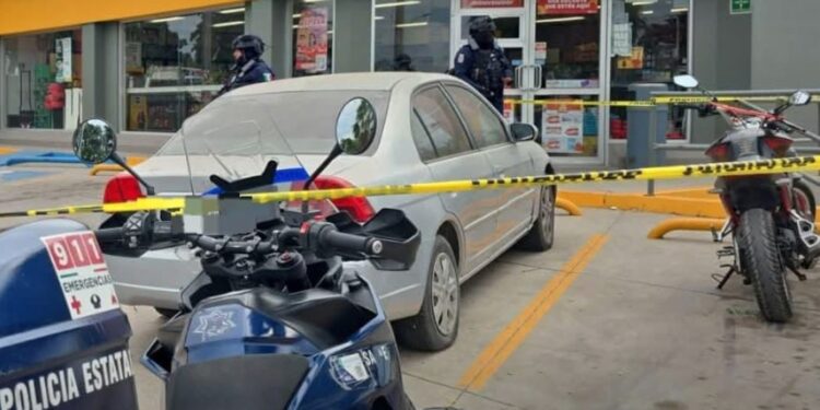 Ejecutan a hombre en estacionamiento de centro comercial en Bacurimi, Culiacán