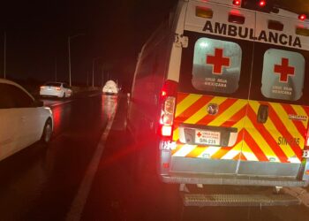 Vuelca camioneta en “La Costerita”cerca del complejo La Primavera, en Culiacán