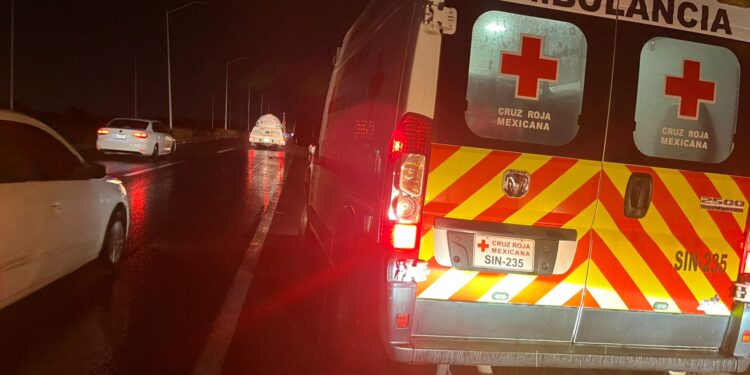 Vuelca camioneta en “La Costerita”cerca del complejo La Primavera, en Culiacán