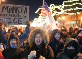 La muerte a tiros de un manifestante a manos de la policía migratoria de Trump inflama la tensión en Minneapolis