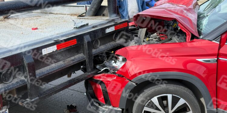 Choque sobre la Av. Del Mar deja miles de pesos en daños materiales