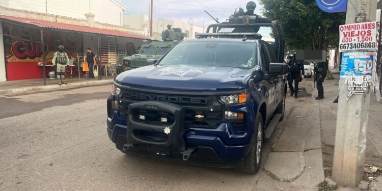 Enfrentamiento entre civiles y autoridades deja un agente municipal herido y cuatro detenidos en Sector Aeropuerto de Culiacán