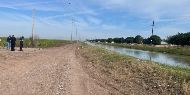 Localizan a joven mujer asesinada a balazos junto a canal de riego en Villa Juárez Navolato