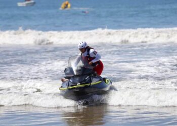 Salvavidas de la SSPM ponen a salvo a cuatro bañistas en dos intervenciones distintas