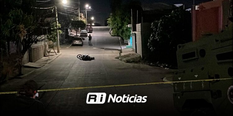 Motociclista pierde la vida tras ataque armado en la colonia Francisco I. Madero, en Culiacán