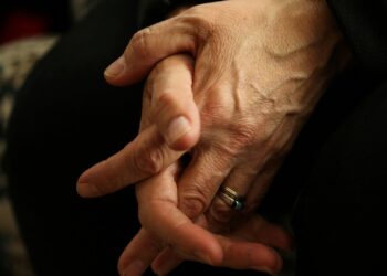 Especialista advierte que osteoartritis afecta al 60 % de mexicanos y empeora con el frío