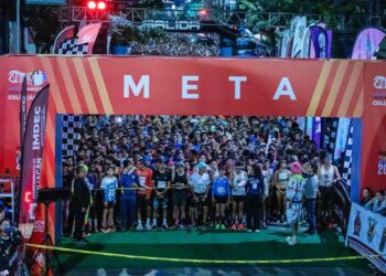 Rocha y Juan de Dios Gámez dan banderazo de arranque del Maratón Internacional de Culiacán; hubo 35% más corredores que en 2025