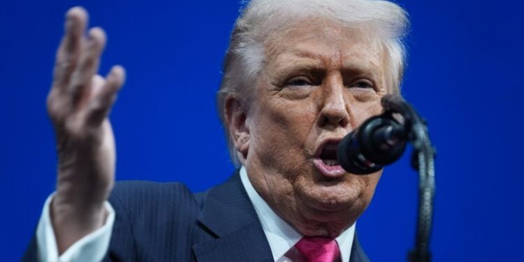 Donald Trump amenaza a Canadá con aranceles del 100 por ciento, aplicará la medida si concretan acuerdo chino