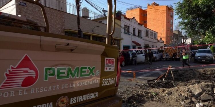 Disminuye huachicol fiscal en México; se refleja en el aumento de venta de combustibles legales