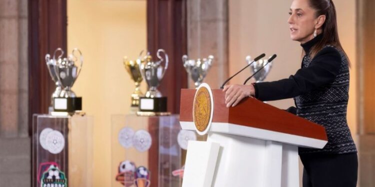 Cuestiona Sheinbaum a sus detractores: ¿Cuál autoritarismo?