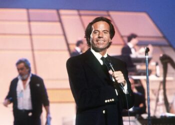Fiscalía española archiva la denuncia por agresión sexual en contra del cantante Julio Iglesias