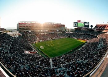 Boletos para el Super Bowl LX se venden en casi 100 mil pesos