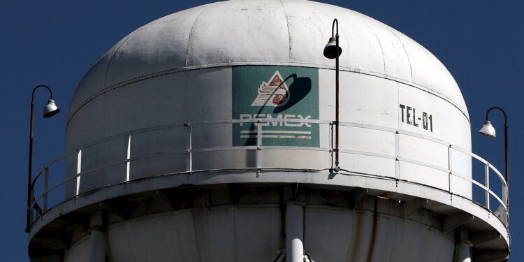 Dejar de enviar petróleo a Cuba, decisión soberana de México: Sheinbaum