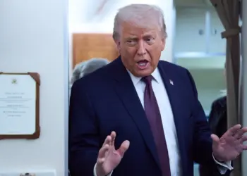 Trump amaga con arancel de 100% a Canadá por su acuerdo con China